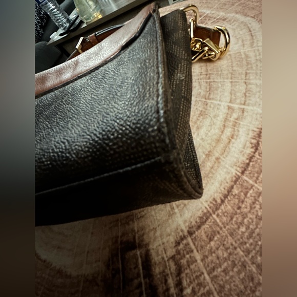 Authentic Michael Kors Florence Crossbody Purse. Never Used. - Picture 15 of 16